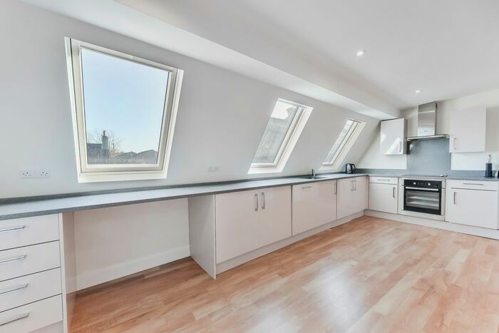 2 Bedroom Flat To Rent In Strathmore Road, Wimbledon, SW19