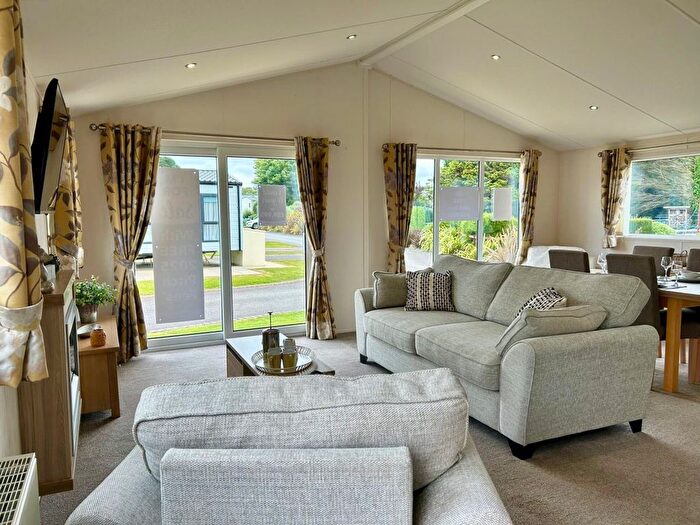 2 Bedroom Mobile/park Home For Sale In Halt Road, Goonhavern, Truro, TR4