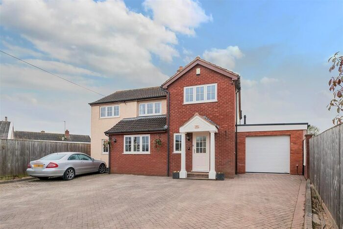 4 Bedroom Detached House For Sale In Staplehay, Trull, Taunton, TA3