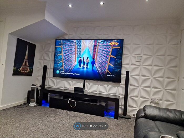 3 Bedroom Semi-Detached House To Rent In Chapman Drive, Coventry, CV6