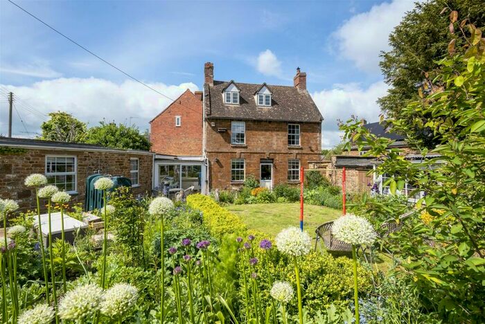 4 Bedroom Detached House For Sale In Saddledon Street, Tysoe, CV35