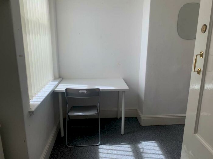 1 Bedroom House To Rent In Lisvane Street (Rooms), Cathays, Cardiff, CF24
