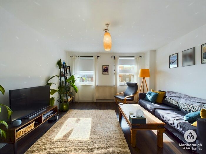 1 Bedroom Flat To Rent In Bethnal Green Road, Bethnal Green, London, E2
