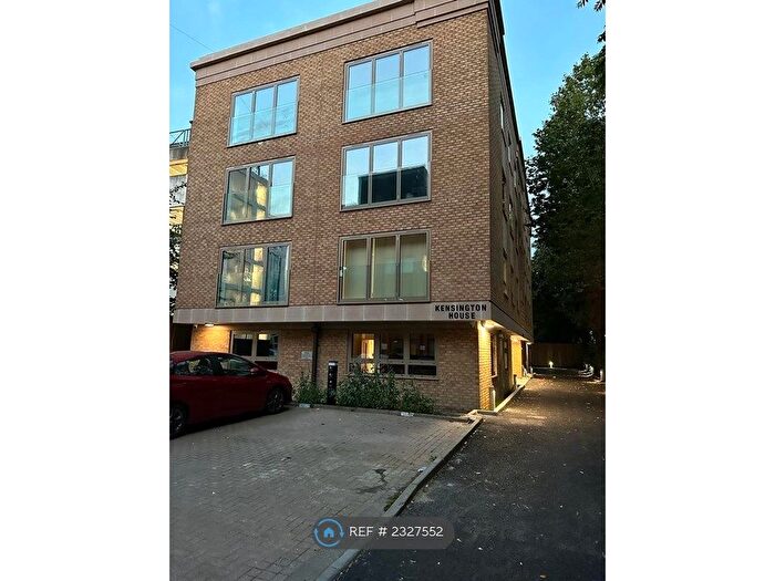 1 Bedroom Flat To Rent In Kensington House, Slough, SL1