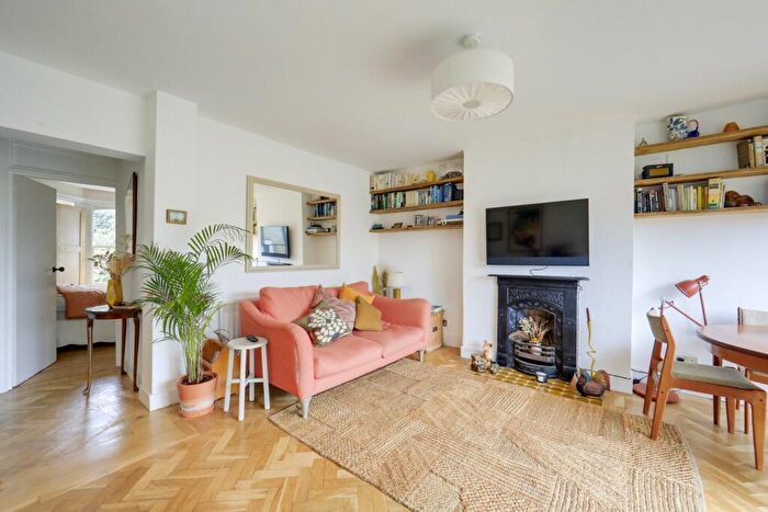 2 Bedroom Flat For Sale In Manor Park, Hither Green, London, SE13