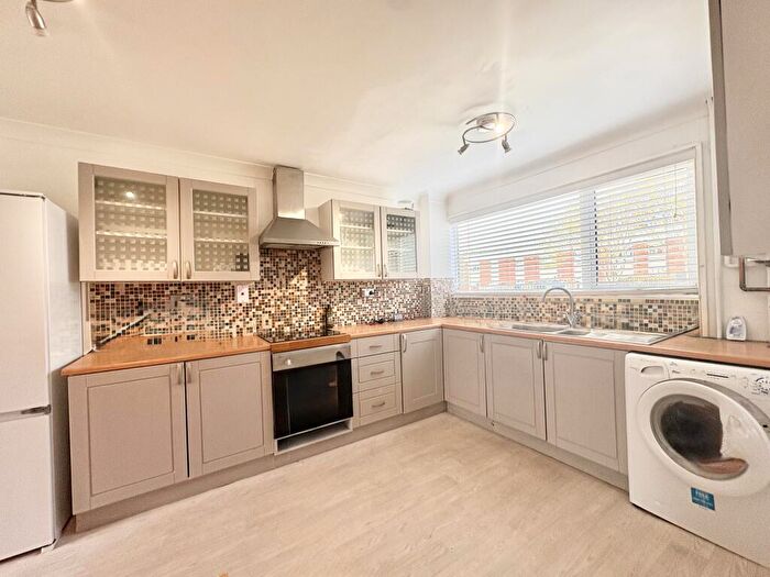 3 Bedroom House To Rent In Kite Close, Waterlooville, PO8