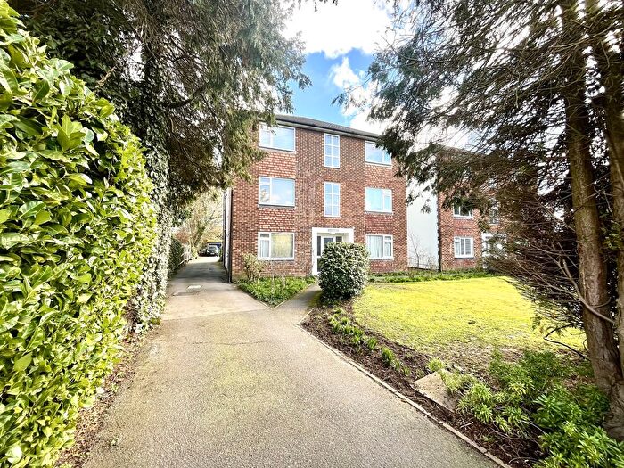 2 Bedroom Flat For Sale In Church Lane, Chessington, Surrey., KT9