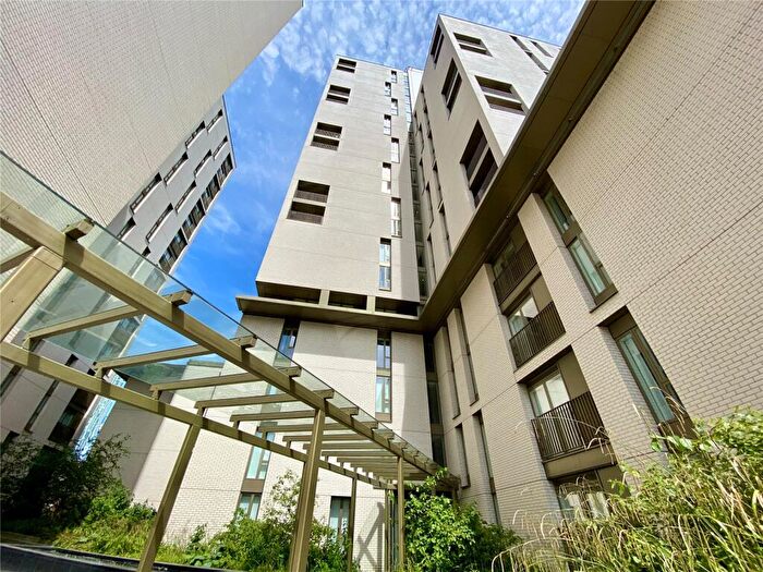 2 Bedroom Apartment To Rent In Cambridge Street, Manchester, M1