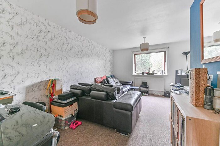 1 Bedroom Flat For Sale In Norbury Avenue, Thornton Heath, CR7