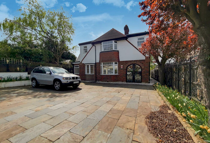 5 Bedroom Detached House To Rent In Croft Close, London, NW7
