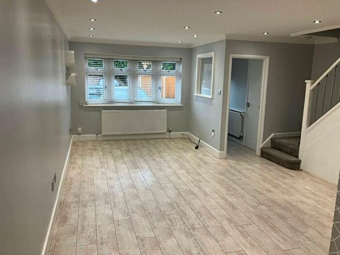 3 Bedroom Terraced House To Rent In Lynbrook Close, Rainham, RM13