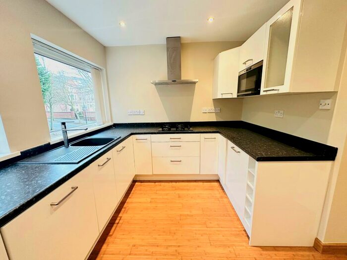 3 Bedroom House To Rent In Clumber Crescent North, The Park, Nottingham, NG7