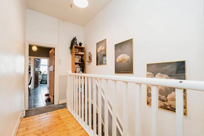 2 Bedroom Maisonette For Sale In Caulfield Road, East Ham, London, E6