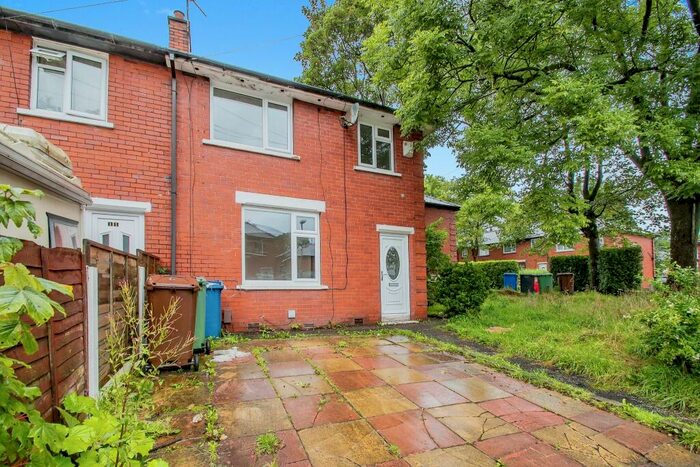 3 Bedroom Semi-Detached House To Rent In Stirling Grove, Whitefield, Manchester, Greater Manchester, M45