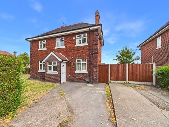3 Bedroom Semi-Detached House For Sale In Sinfin Lane, Sinfin, DE24