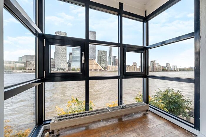 2 Bedroom Apartment To Rent In Rotherhithe Street London, SE16