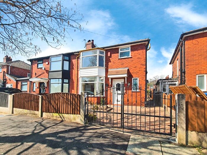 3 Bedroom Semi-Detached House To Rent In Scott Road, Droylsden, Manchester, Greater Manchester, M43
