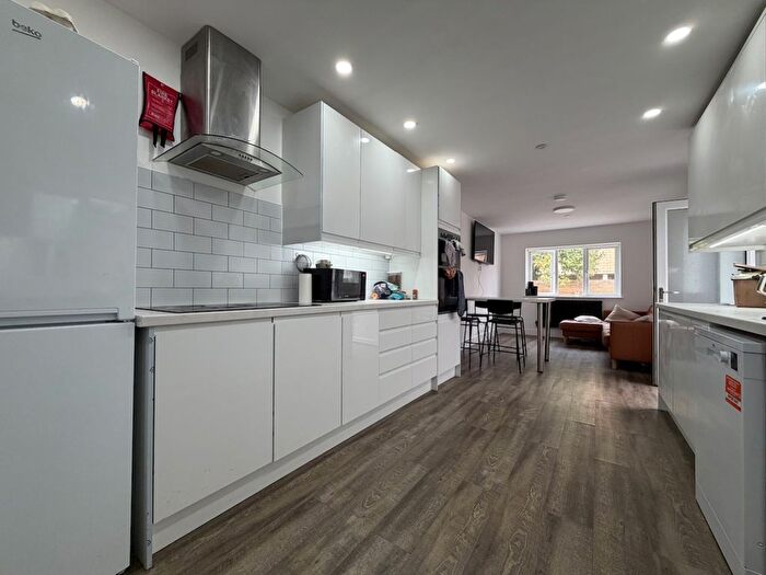 7 Bedroom Terraced House To Rent In Rhymney Street, Cathays, CF24