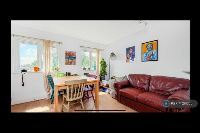 3 Bedroom Flat To Rent In Downs Road, London, E5