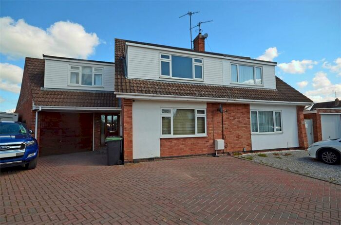 4 Bedroom Semi-Detached House To Rent In Oakleigh Close, Raunds, Northamptonshire, NN9