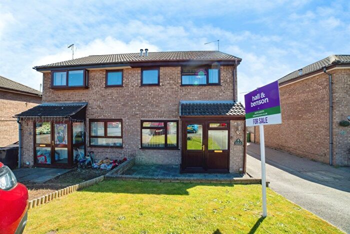 3 Bedroom Semi-Detached House For Sale In Edinburgh Court, Swanwick, Alfreton, DE55
