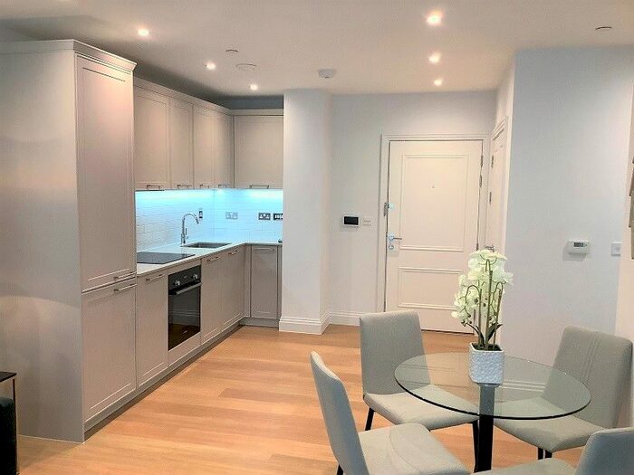 1 Bedroom Flat To Rent In Bakers Yard West, Carraway Street, Reading, RG1