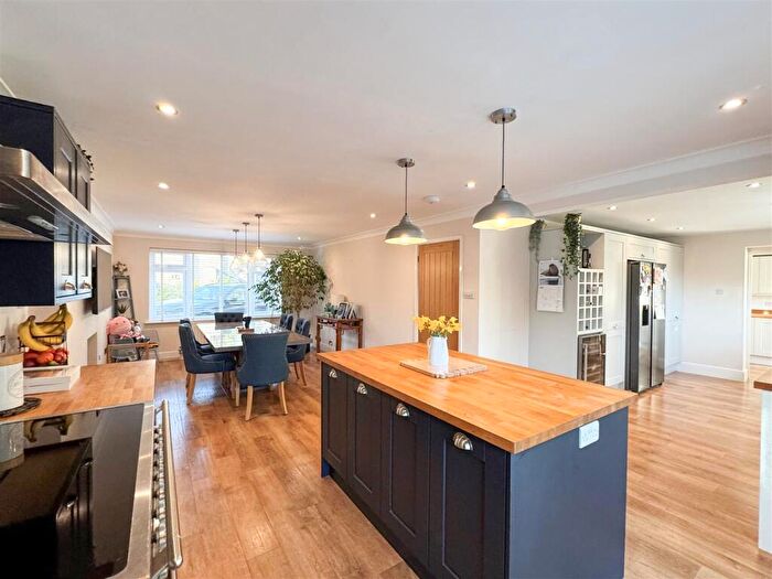 4 Bedroom Detached House For Sale In Tavistock Road, Fleet, GU51