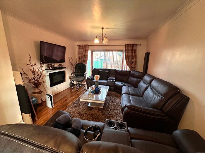 3 Bedroom End Of Terrace House For Sale In Tatton Close, Hazel Grove, Stockport, Greater Manchester, SK7