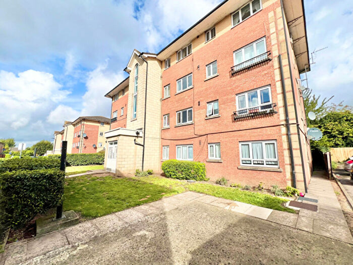 2 Bedroom Flat To Rent In Buxton Close, Edmonton, N9