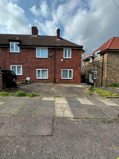 3 Bedroom Semi-Detached House To Rent In Randlesdown Road, London, SE6