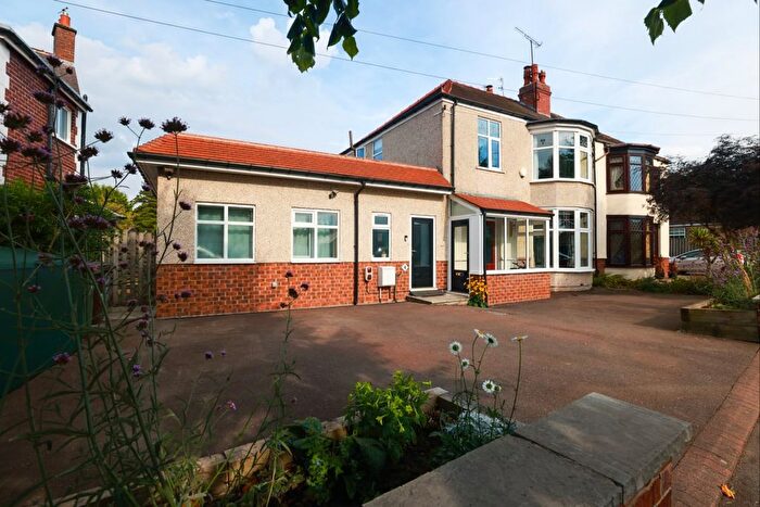 4 Bedroom Semi-Detached House For Sale In Folds Crescent, Sheffield, S8
