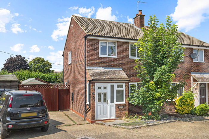 3 Bedroom Semi-Detached House For Sale In Rayfield Close, Barnston, Essex, CM6