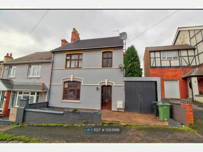 3 Bedroom Semi-Detached House To Rent In Fairview Road, Dudley, DY1