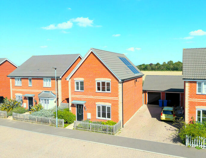 4 Bedroom Detached House For Sale In Abbott Way, Holbrook, Ipswich, IP9
