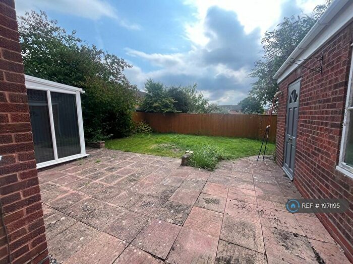 2 Bedroom Semi-Detached House To Rent In Seymour Road, Alcester, B49