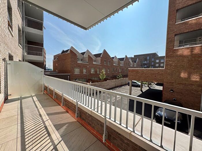 1 Bedroom Flat To Rent In Lockwood Apartments, Frogley Park, Barking, IG11