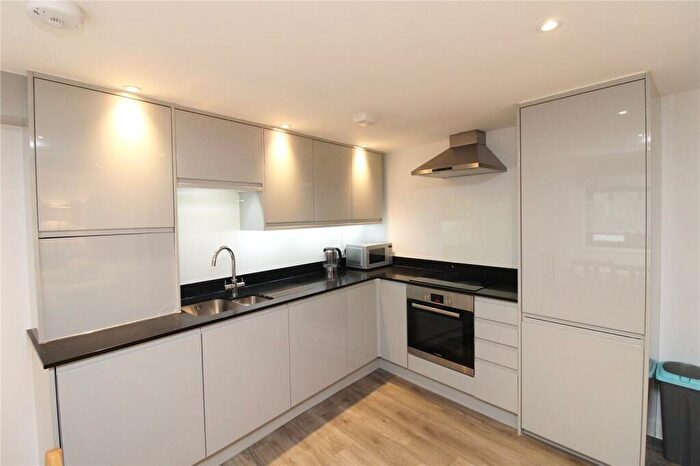 2 Bedroom Apartment To Rent In Chartwell Lodge, Dollis Mews, London, N3