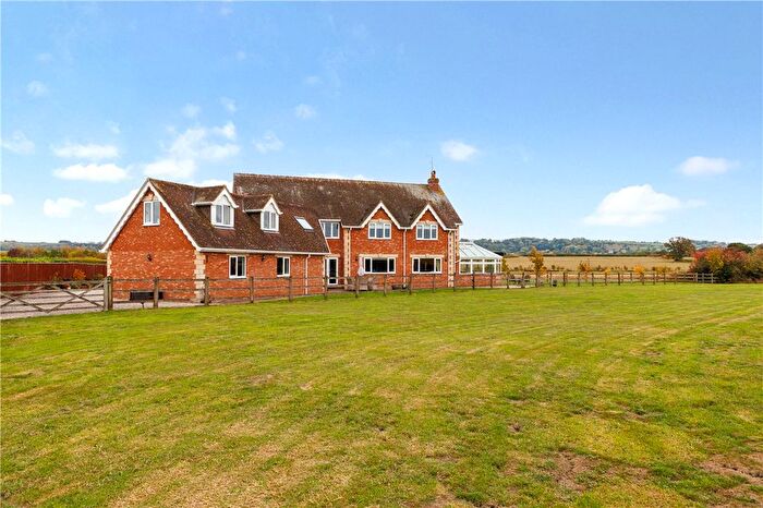 6 Bedroom Detached House For Sale In The Barton, Clyffe Pypard, Swindon, Wiltshire, SN4