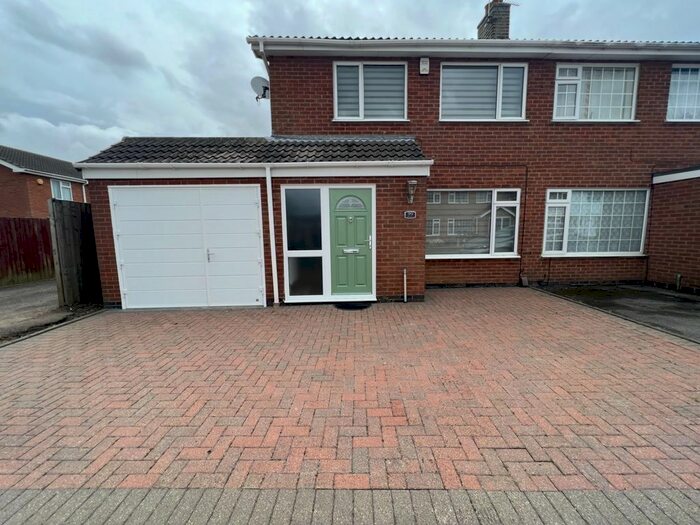 3 Bedroom Semi-Detached House To Rent In Windrush Drive, Oadby, LE2