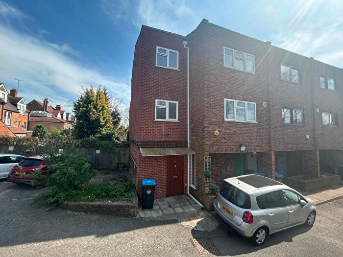 Studio To Rent In Lydford Road, London, NW2