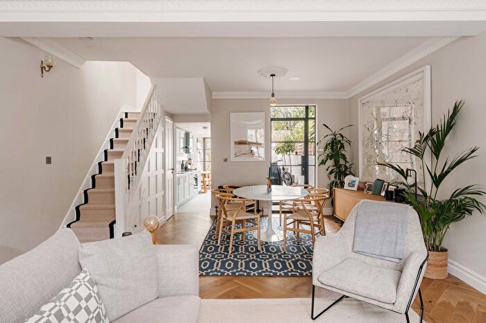 2 Bedroom Terraced House For Sale In Baxendale Street, Jesus Green, E2