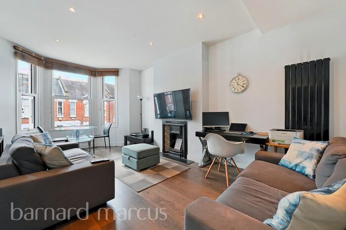 4 Bedroom Flat To Rent In Brayburne Avenue, London, SW4