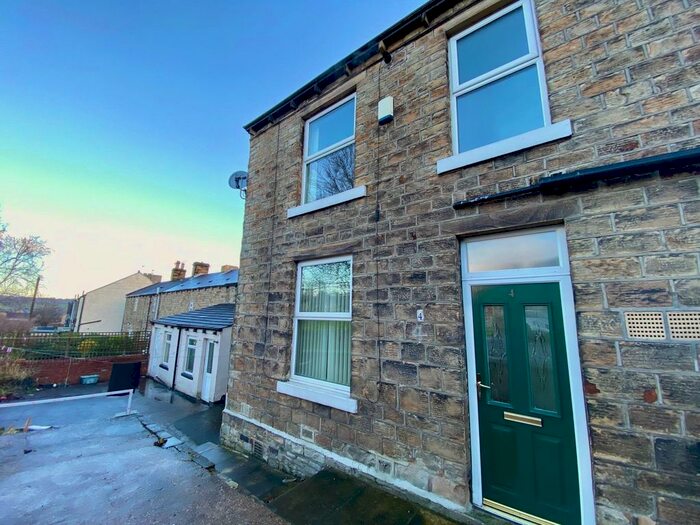 2 Bedroom Property To Rent In Oak Road, Bradley, Huddersfield, HD2