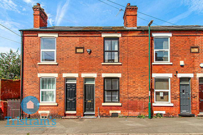 5 Bedroom Terraced House To Rent In Cycle Road, Lenton, NG7