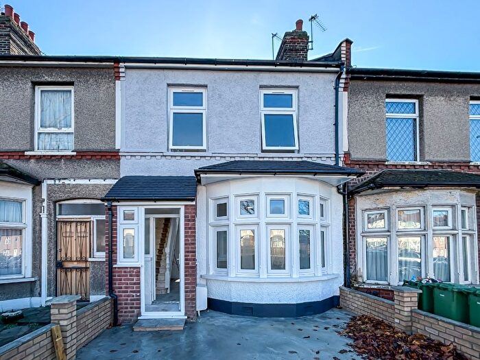 4 Bedroom Terraced House To Rent In Ripple Road, Barking, IG11