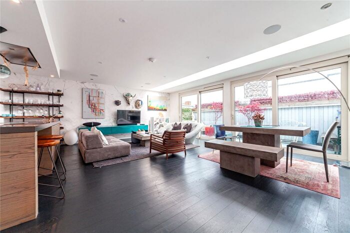 3 Bedroom Flat To Rent In Redchurch Street, Shoreditch, London, E2