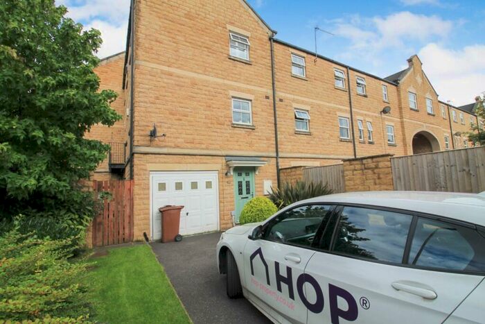 3 Bedroom End Of Terrace House To Rent In Narrowboat Wharf, Rodley, Leeds, LS13