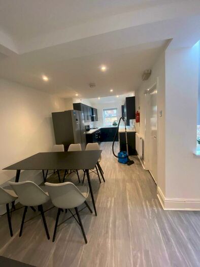 6 Bedroom Terraced House To Rent In Furness Road, Fallowfield, M14