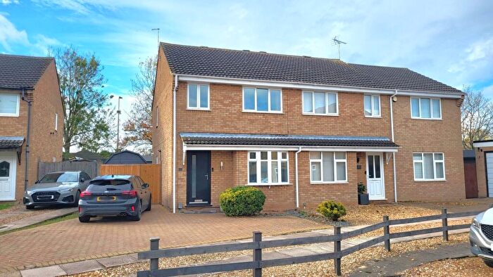 3 Bedroom Semi Detached House For Sale In Squires Gate, Gunthorpe, Peterborough, PE4
