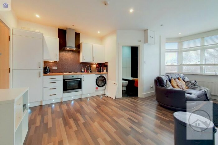 1 Bedroom Flat To Rent In Drewstead Road, Streatham, SW16